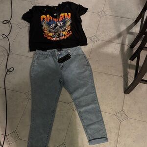 Classic Light Blue Cropped Jeans with the Queen of the Road T-Shirt FREE. 2X